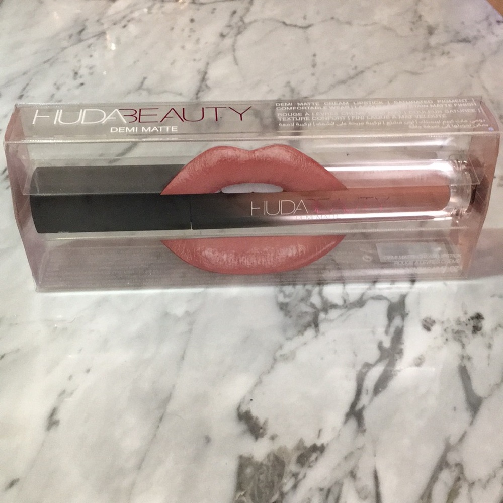 Huda Beauty Demi Matte Cream Lipstick- Day Slayer